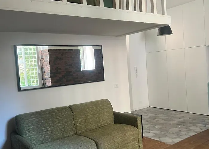 Apartment Cafe Re Di House