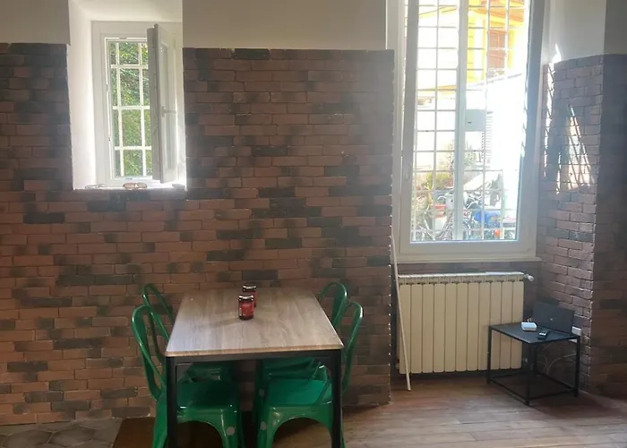 Cafe Re Di House